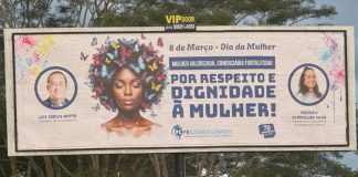 Sinprafarma de Presidente Prudente homenageia mulheres em outdoor