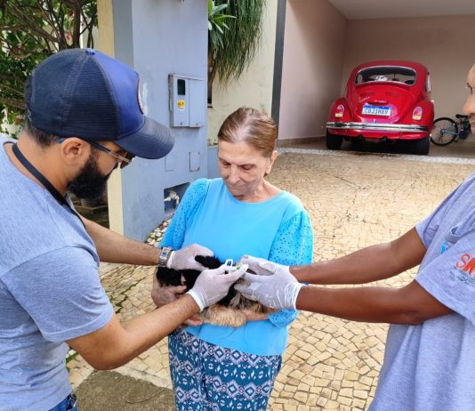 UVZ faz visita casa a casa em bairros das regiões oeste e sul para ampliar cobertura