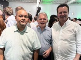 Vereador Cesar Saito Babu entrega título de Cidadão Prudentino a Gilberto Kassab nesta tarde na Unoeste