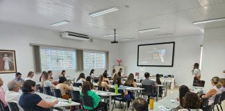 Capacitação inédita: médicos de Prudente são treinados para identificar riscos no desenvolvimento de bebês