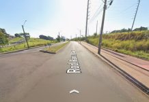 Motociclista de 20 anos fica gravemente ferido após bater em poste em Prudente