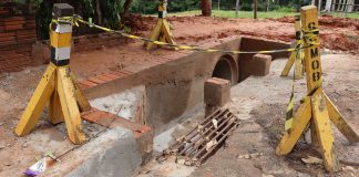 Secretaria de Obras executa conserto de galeria e boca de lobo no distrito de Montalvão