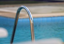 Tragédia em Prudente: criança de 1 ano morre após cair em piscina de casa