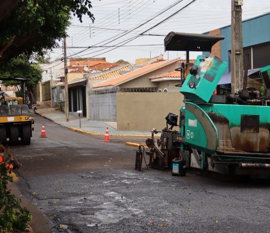 Recapeamento melhora trecho da Rua Cícero Elpídio de Barros em Presidente Prudente