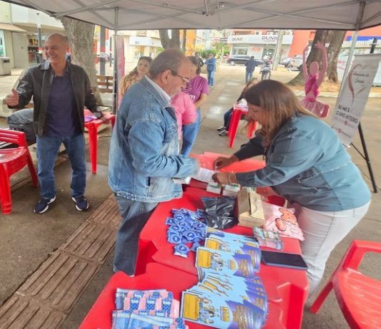 Praça Nove de Julho vira ponto de saúde e atende moradores de Presidente Prudente