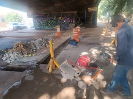 Secretaria de obras realiza melhorias em travessia de pedestres debaixo do pontilhão Tannel Abbud