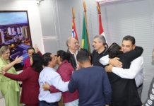 Educadoras de Prudente se emocionam ao prefeito declarar envio de Projeto de Lei que as reconhece como professoras