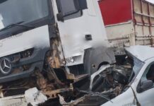 Motorista fica ferido após carro invadir pista contrária e bater de frente com carreta na Assis Chateaubriand