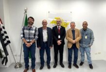 Prefeito Tupã entrega projeto de duplicação da Rodovia Ângelo Rena ao DER