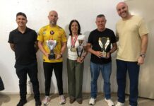 Técnico da Semepp entrega troféus conquistados nos Jogos Regionais à Secretaria de Esportes