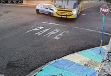 Carro com mulher e criança colide com ônibus em cruzamento de Presidente Prudente