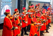Camerata Escola de Música e Dança e o Maestro Luizão participam de ação do McDia Feliz em prol de crianças com câncer
