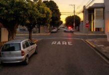 Flagrado tentando arrombar fábrica de bolos, homem exibe órgão genital chama gerente para briga e acaba preso em Prudente
