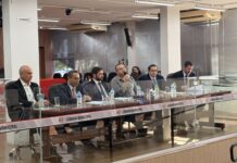 Justiça Eleitoral orienta partidos e candidatos sobre derramamento de santinhos em locais de votação