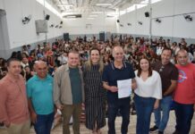 Prefeito entrega reforma da Escola Professor Ditão e anuncia melhorias na quadra