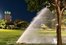 Tubulação de poço de água termal rompe no Parque do Povo