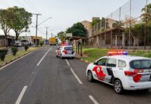 Idoso de 84 anos é preso após atos obscenos com genital na frente de professora e recepcionista em ponto de ônibus de Prudente